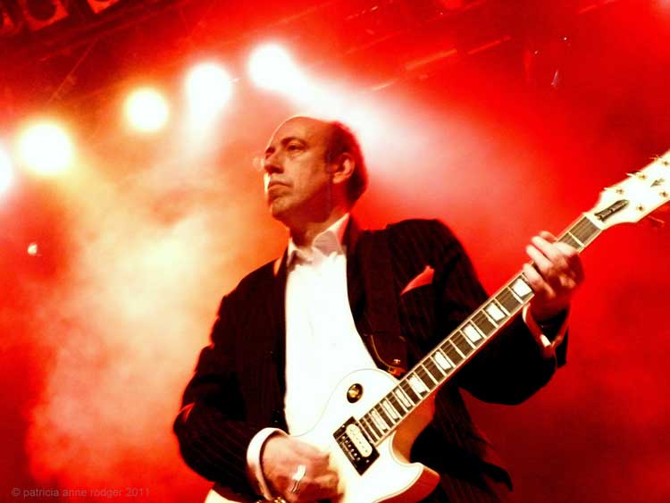 MickJones-blog The spirit of Joe Strummer lives on - Mick Jones gives it licks at the Clash comeback tour